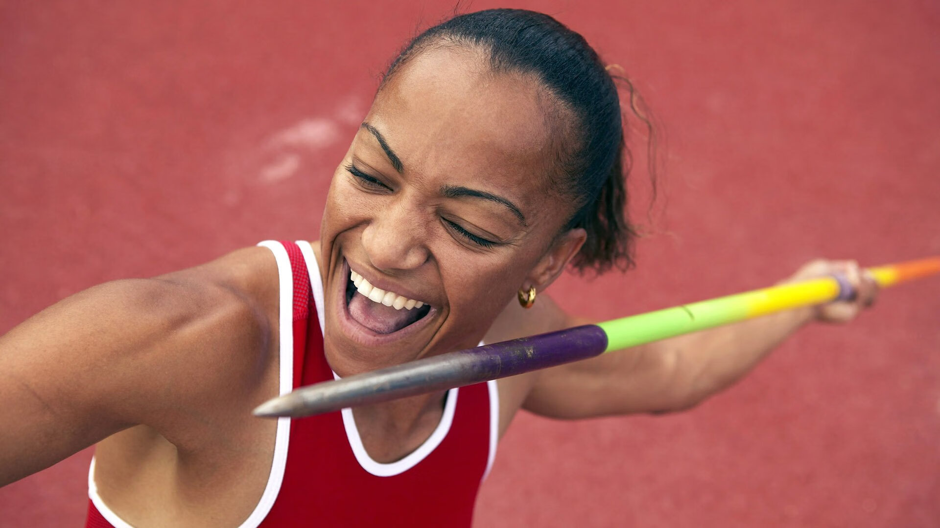 “荒野狂飙：沙丘上演的生死极速追逐”，荒野赛车狂飙