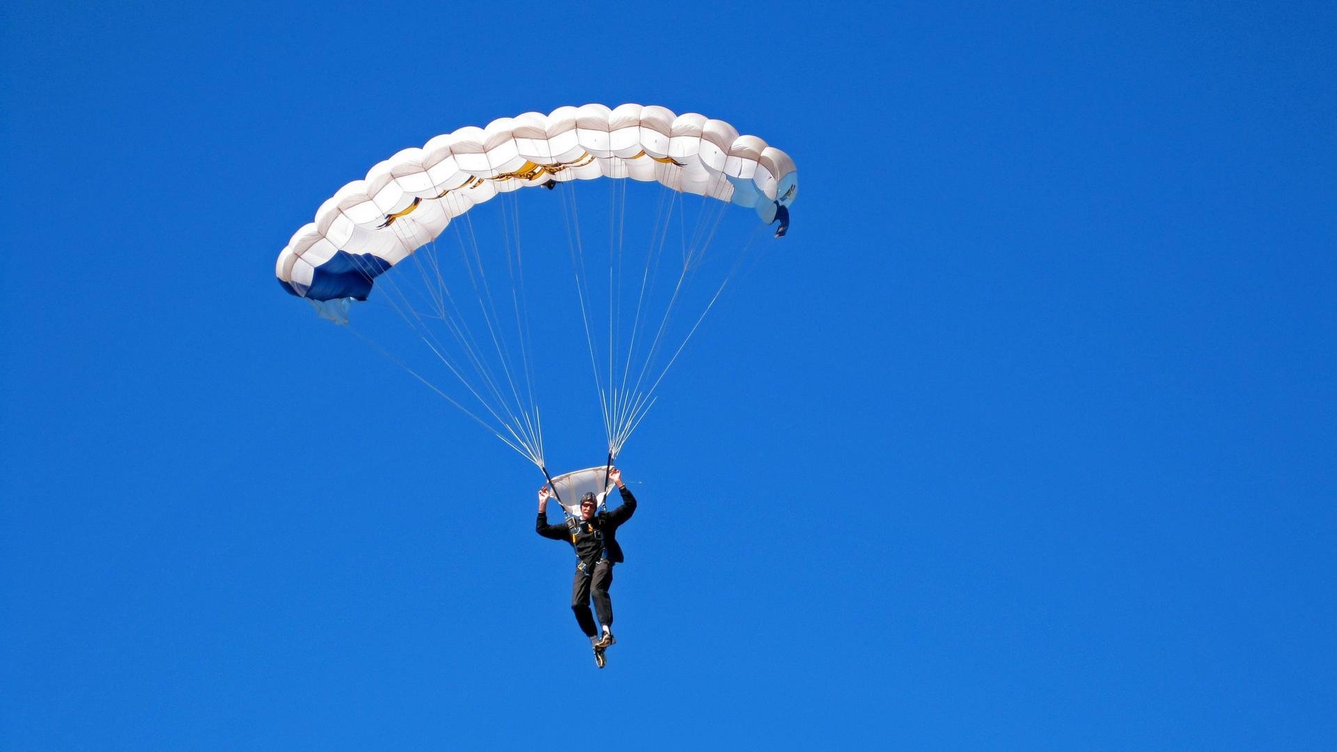 “足球裁判员国际交流，提升裁判执裁水平”，足球裁判员基本功